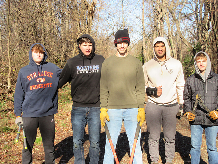 The_West_Potomac_High_School_Outdoor_Service_Club_brought_some_youthful_vigor_to_the_effort-2-700.jpg